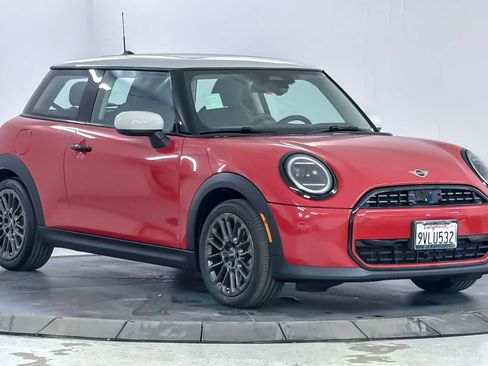 Certified 2025 MINI Cooper 2-Door Hardtop FWD image 9