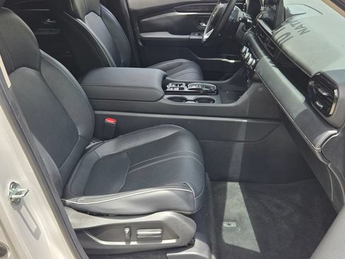 Used 2023 Honda Pilot Elite image 17