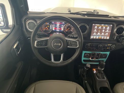 Used 2021 Jeep Wrangler Unlimited Sahara AWD/4WD image 32