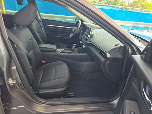 Used 2022 Nissan Altima 2.5 SV FWD image 13