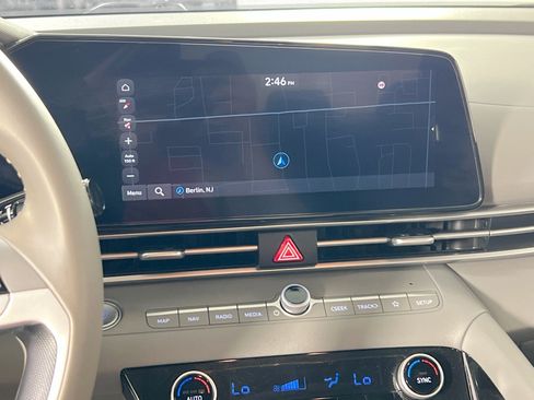 Used 2023 Hyundai Elantra SEL w/ Convenience Package FWD image 13