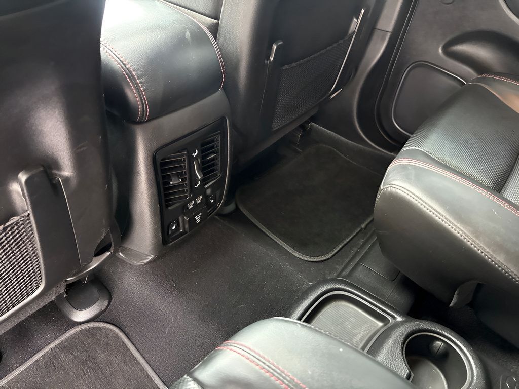 Used 2021 Dodge Durango R/T w/ Tow 'N Go Package AWD/4WD image 15