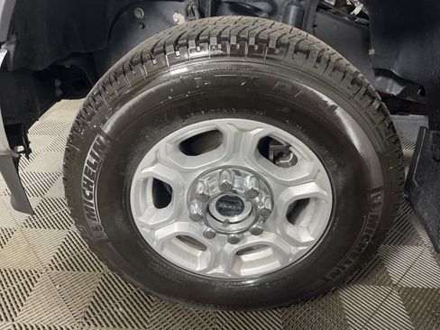 Used 2025 Ford F350 XLT w/ FX4 Off-Road Package image 9