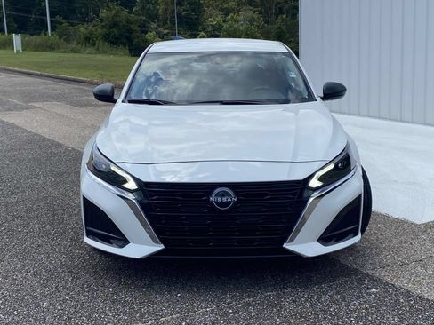 Used 2025 Nissan Altima 2.5 S FWD image 2