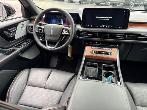 New 2026 Lincoln Aviator Black Label AWD/4WD image 30