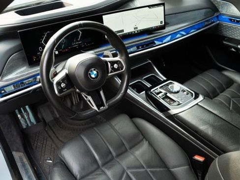 Used 2023 BMW 760i xDrive w/ Executive Package image 23