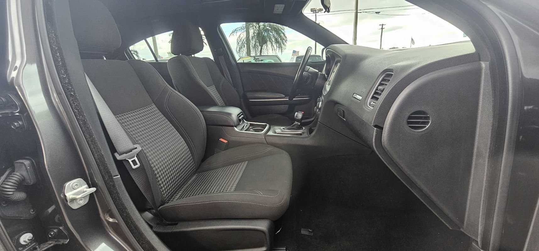 Used 2023 Dodge Charger SXT RWD image 25