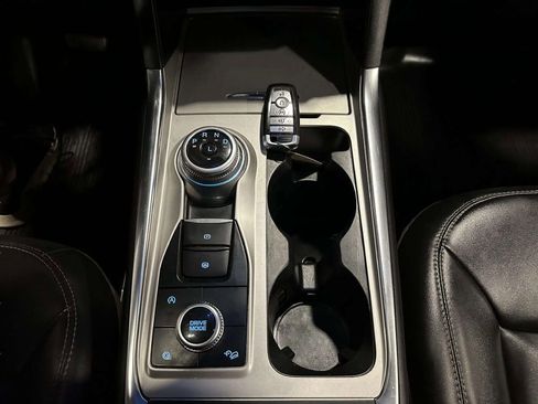Used 2023 Ford Explorer XLT w/ Equipment Group 202A AWD/4WD image 42