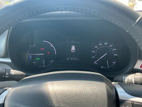 Used 2024 Toyota Sienna XLE w/ XLE Plus Package AWD/4WD image 13