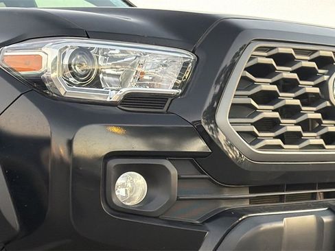 Certified 2023 Toyota Tacoma TRD Off-Road image 13