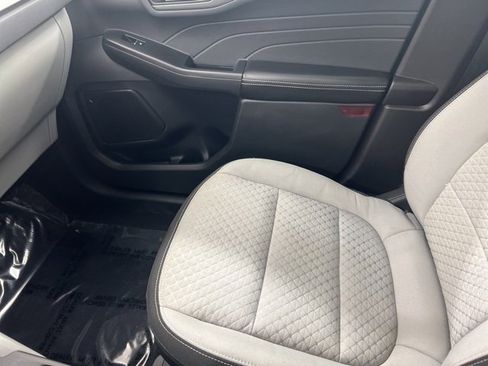 Used 2023 Ford Escape Active image 18