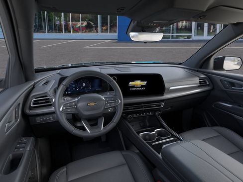 New 2026 Chevrolet Traverse LT w/ Driver Confidence Package AWD/4WD image 15