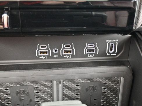 Used 2025 RAM 2500 Limited AWD/4WD image 24