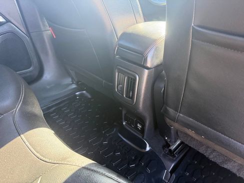 Used 2019 Jeep Compass Trailhawk w/ Leather Interior Group AWD/4WD image 19