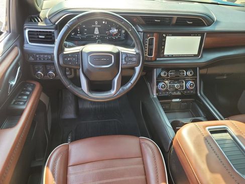 Used 2023 GMC Yukon Denali Ultimate w/ LPO, Floor Liner Package AWD/4WD image 16