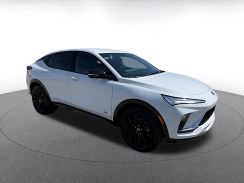 Used 2025 Buick Envista Sport Touring image 2