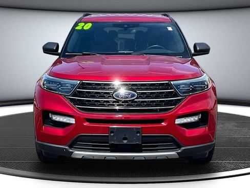 Used 2020 Ford Explorer XLT w/ Equipment Group 202A RWD image 2