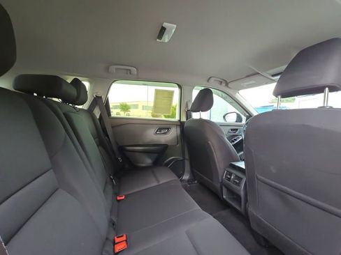 Used 2023 Nissan Rogue S image 27