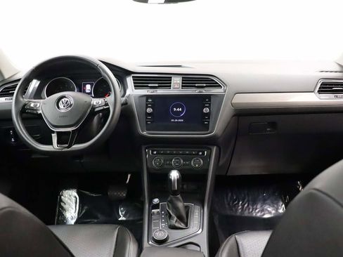 Used 2020 Volkswagen Tiguan SE w/ Panoramic Sunroof Package AWD/4WD image 14