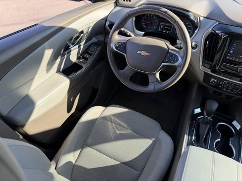 Used 2021 Chevrolet Traverse LT image 24