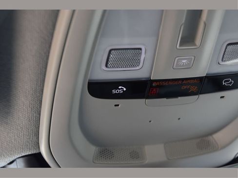 New 2026 Volvo XC40 B5 Ultra w/ Protection Package Premier image 38