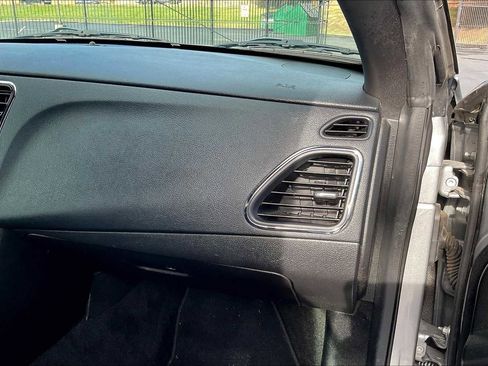 Used 2013 Chrysler 200 Touring image 19