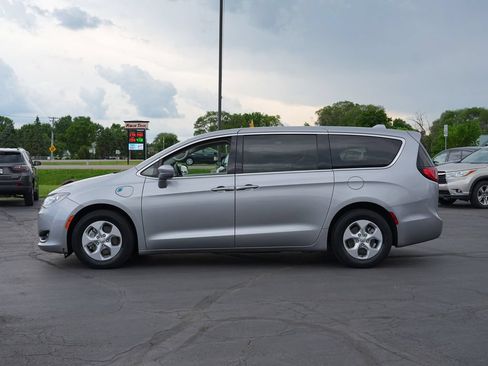 Used 2017 Chrysler Pacifica Touring Plus FWD image 6