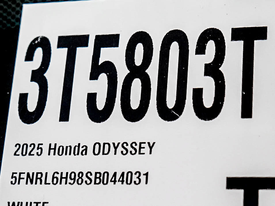 Used 2025 Honda Odyssey Elite image 32