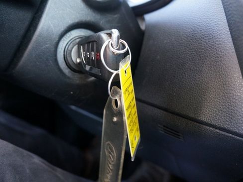 Used 2024 Toyota Corolla LE image 2