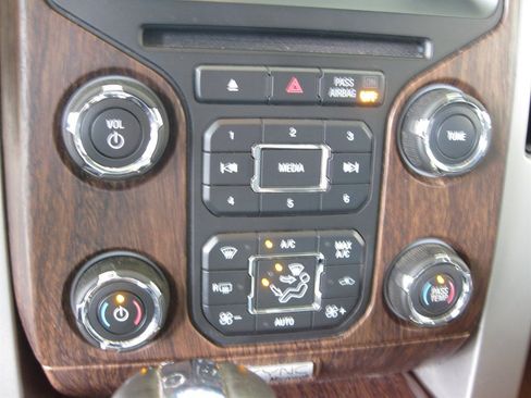 Used 2013 Ford F150 Lariat w/ Luxury Equipment Group AWD/4WD image 21