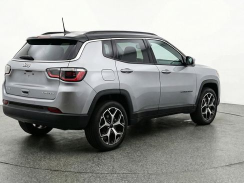 Used 2025 Jeep Compass Limited image 9