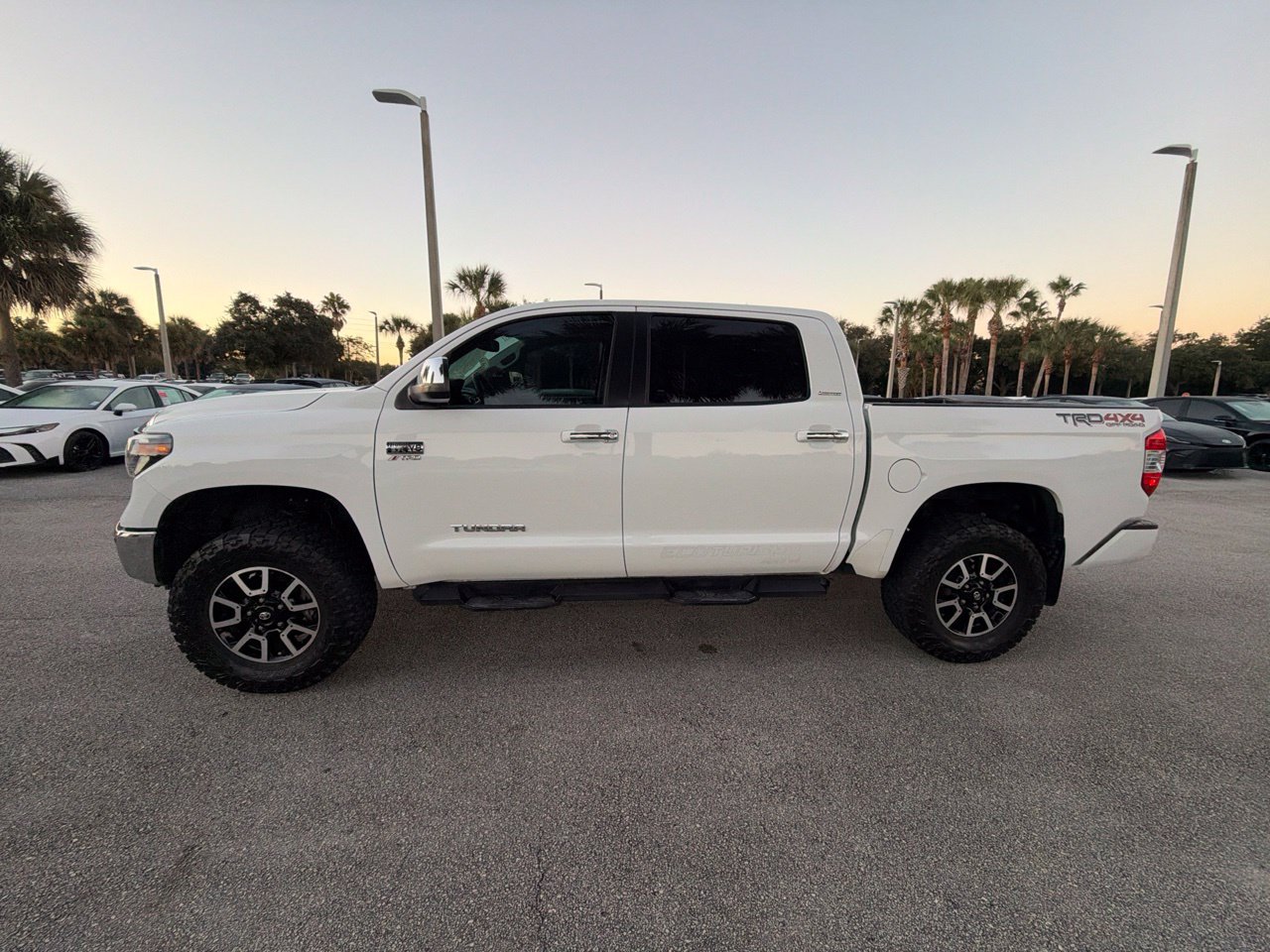Used 2021 Toyota Tundra Limited w/ Limited Premium Package AWD/4WD image 2