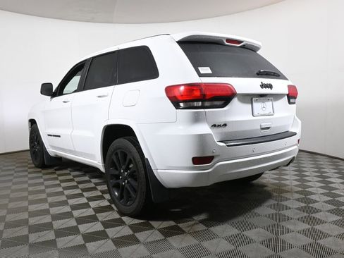 Used 2020 Jeep Grand Cherokee Altitude image 5