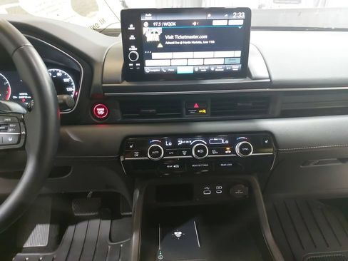 Used 2023 Honda Pilot Touring image 21