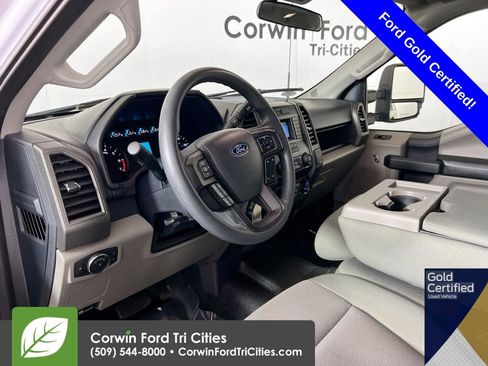 Used 2022 Ford F250 XL w/ Power Equipment Group image 3