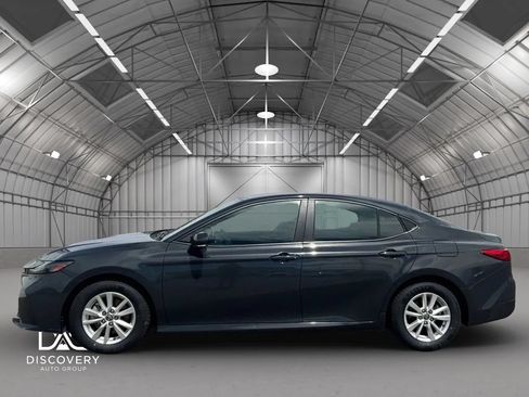 Used 2025 Toyota Camry LE FWD image 2