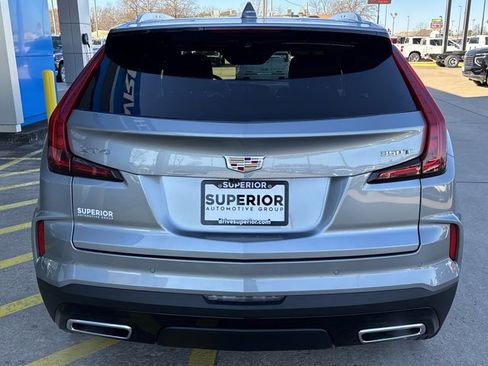 Used 2025 Cadillac XT4 Premium Luxury image 4