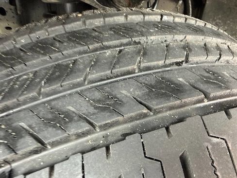 Used 2013 Ford F150 XLT w/ XLT Chrome Pkg image 13