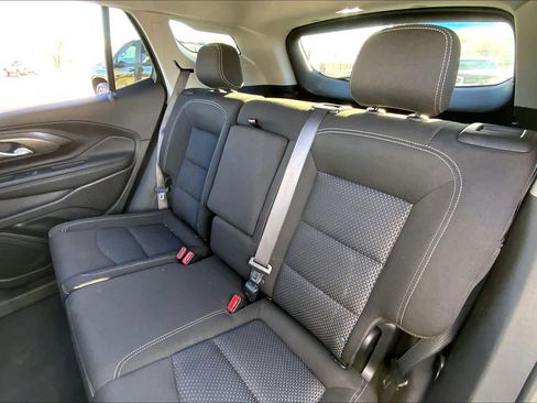 Used 2024 GMC Terrain SLE image 21