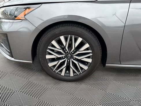 Used 2024 Nissan Altima 2.5 SV FWD image 20