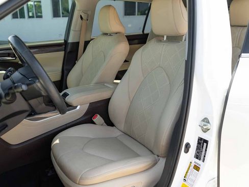 Used 2020 Toyota Highlander Platinum AWD/4WD image 14