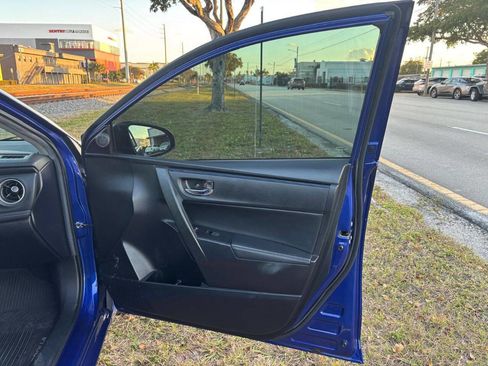 Used 2019 Toyota Corolla SE image 19