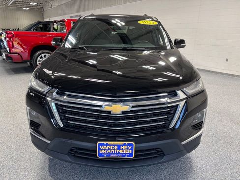 Used 2023 Chevrolet Traverse LT AWD/4WD image 2