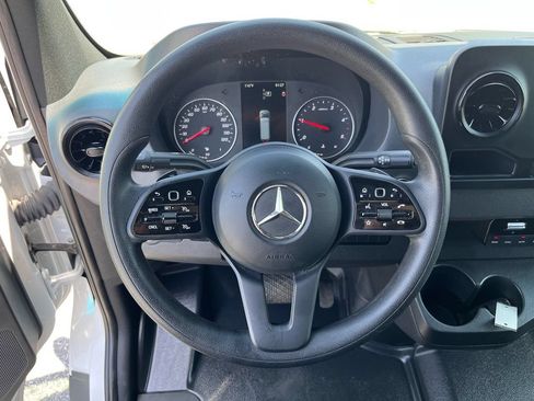 Used 2024 Mercedes-Benz Sprinter 2500 image 12