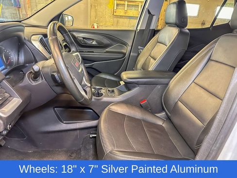 Used 2024 GMC Terrain SLT image 11