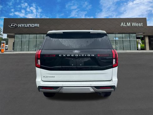 Used 2025 Ford Expedition Platinum AWD/4WD image 6