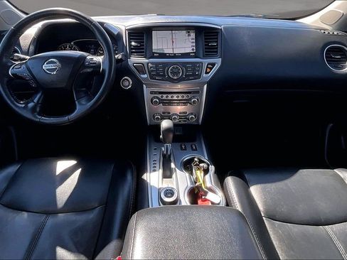 Used 2019 Nissan Pathfinder SL AWD/4WD image 17