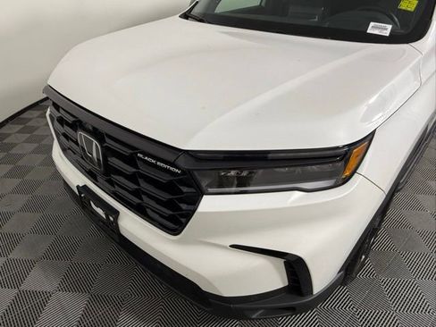 Used 2025 Honda Pilot Black Edition image 10