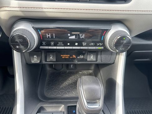 Certified 2022 Toyota RAV4 XLE Premium image 22