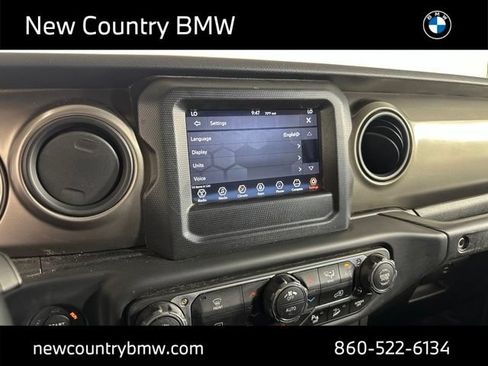 Used 2018 Jeep Wrangler Unlimited Sport S AWD/4WD image 16